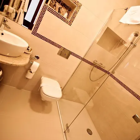 Rodan Hotel